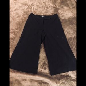 Style & Co black Capri flare stretch pants size 4